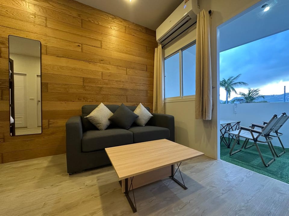 Patio, View (from property/room), Balcony/Terrace, Seating area