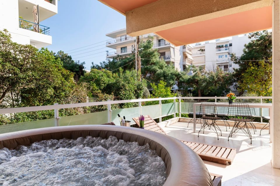 Eclipse Riviera Cosy Apartment in South Athens