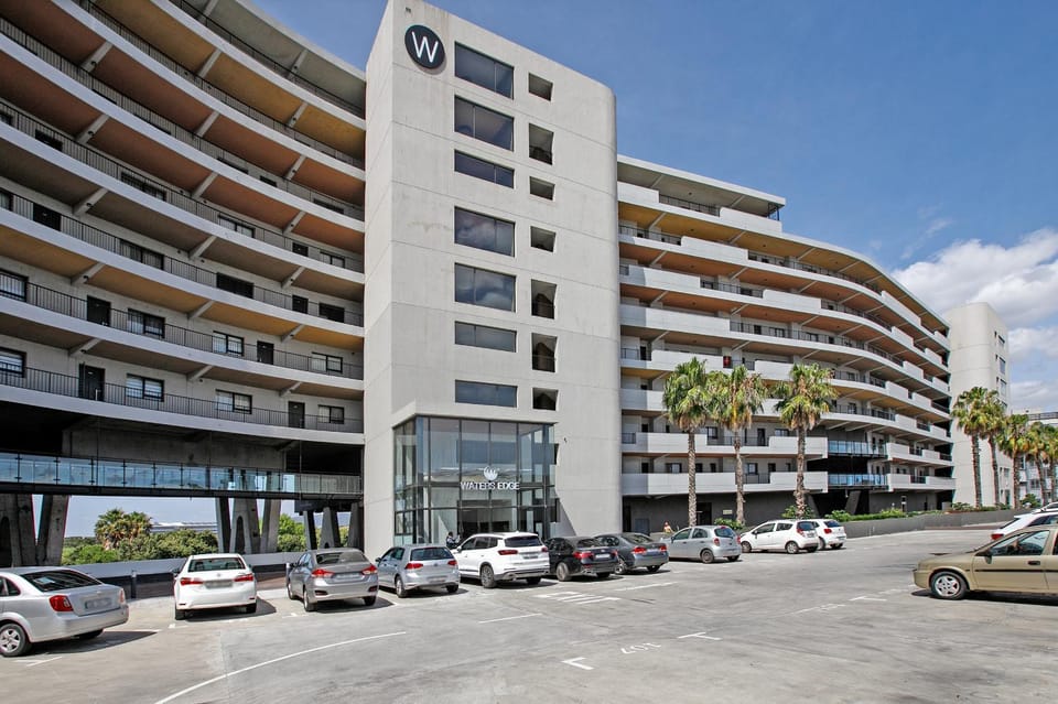 Waters Edge Uno Apartment in Cape Town