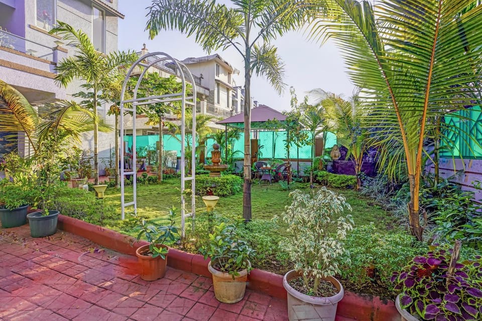 Property building, Day, Garden, Garden view