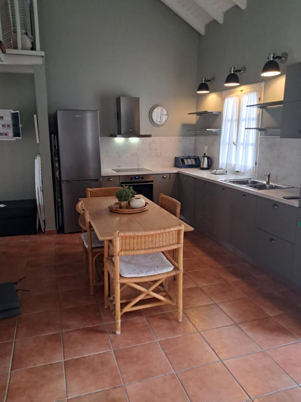 Kitchen or kitchenette, Dining area, stove, toaster
