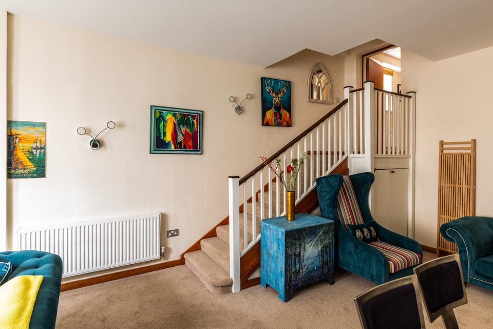 St George's Home w Private Parking by the Harbour House in Bristol