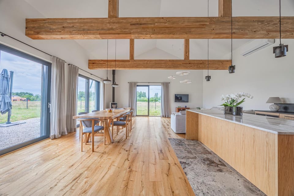 Communal lounge/ TV room, TV and multimedia, Kitchen or kitchenette, Kitchen or kitchenette, Dining area, minibar