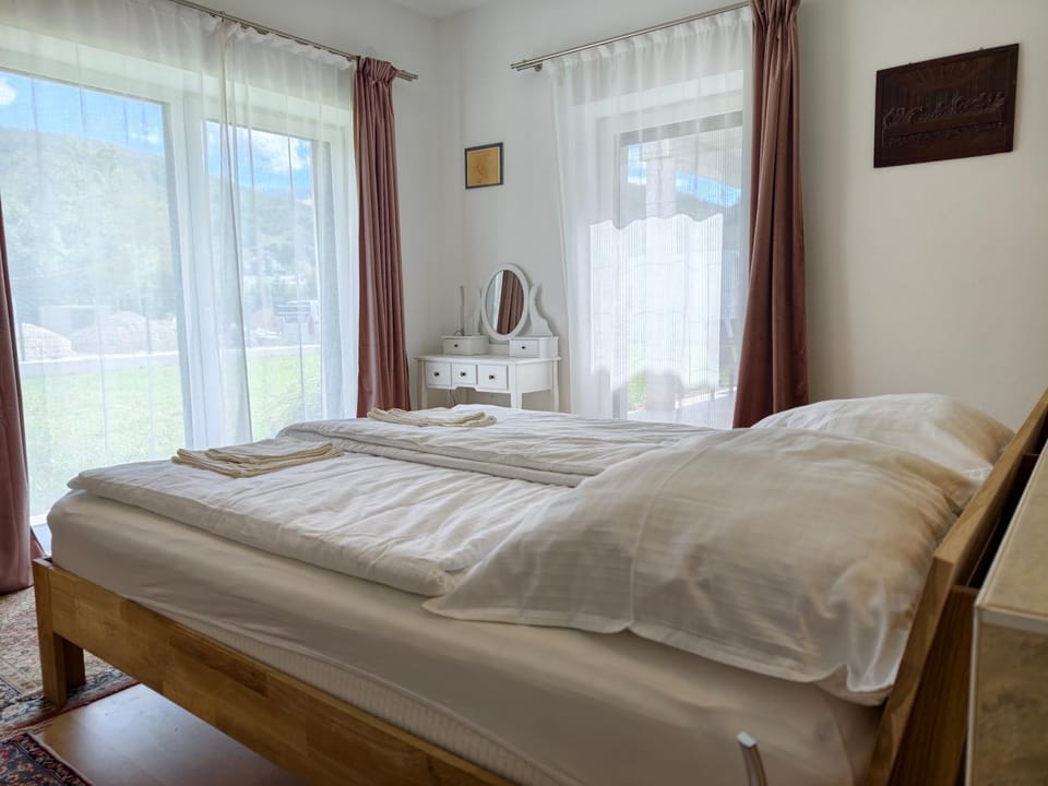 Bed, Photo of the whole room, Bedroom, Facility for disabled guests, internet, internet, towels, air conditioner, air conditioner
