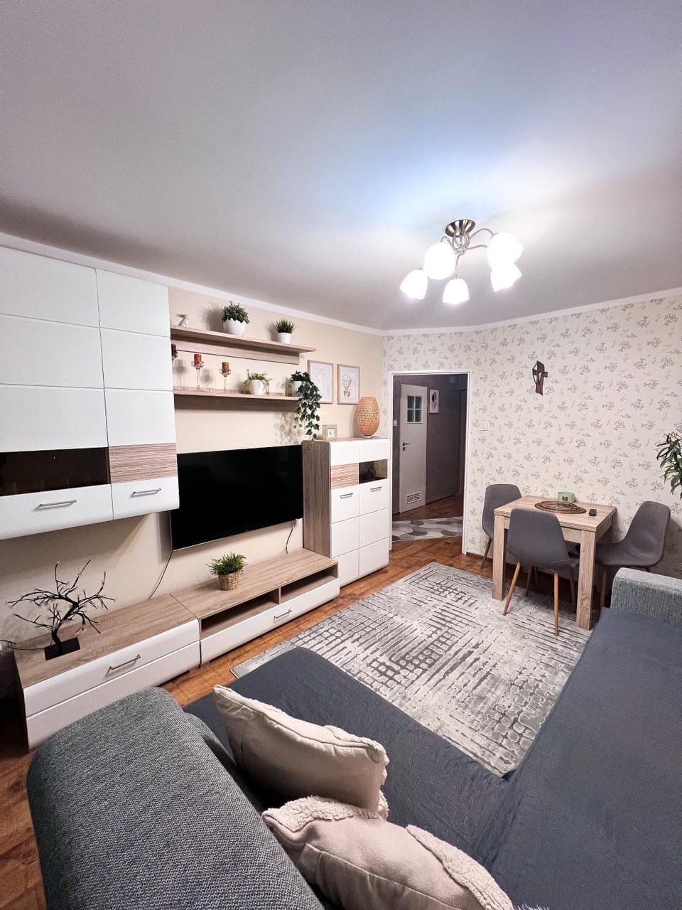 TV and multimedia, Living room, Seating area