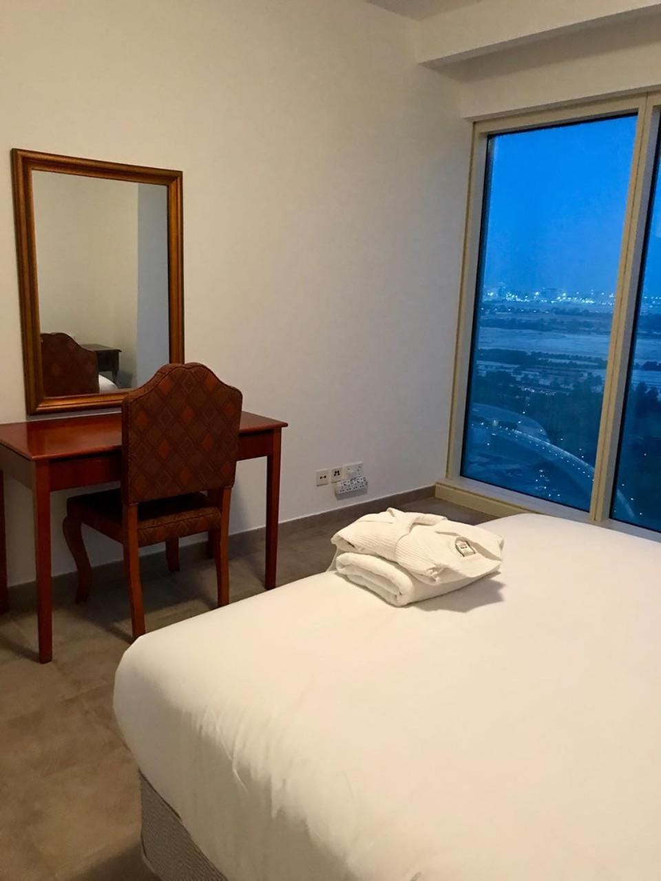 Bedroom, hair dresser, towels