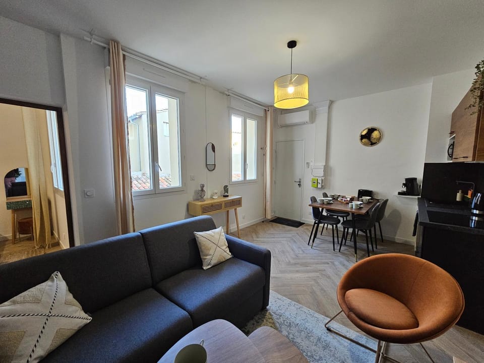 TV and multimedia, Dining area