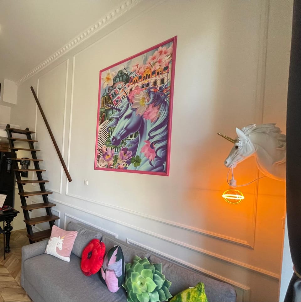 Living room, Decorative detail