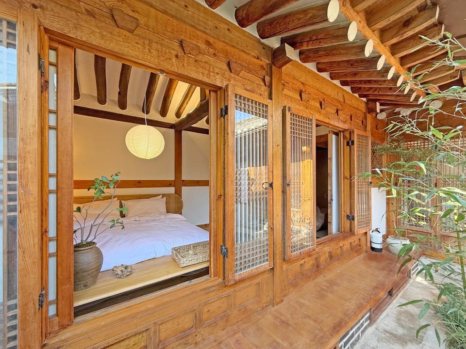 Hanok J'Nor House in Seoul