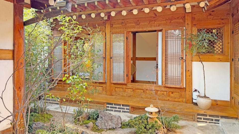 Hanok J'Nor House in Seoul