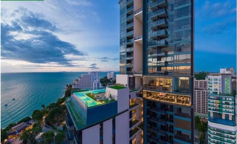 Beachfront 1BR Condo with Breathtaking Views Apartment in Pattaya City