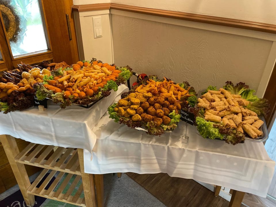 Food and drinks, Food