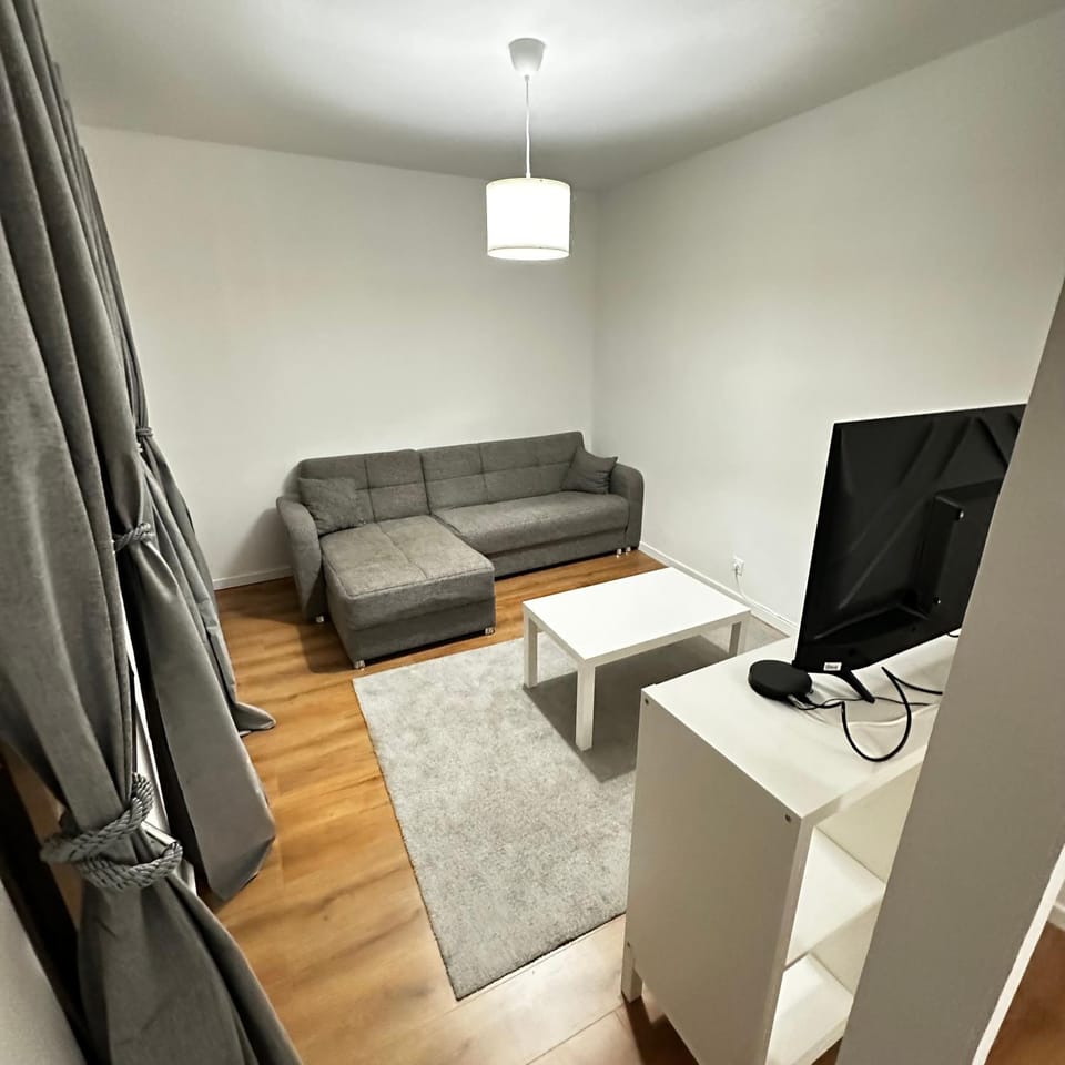Communal lounge/ TV room, TV and multimedia, Living room