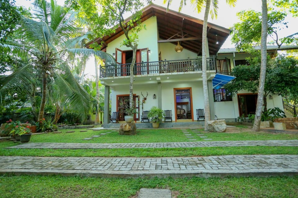Property building, Natural landscape, Garden, Garden, Garden view