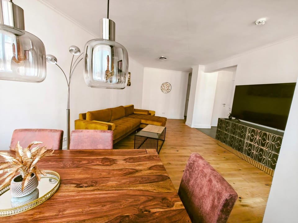 3 Room Downtown Apartment Bilk Apartment in Neuss
