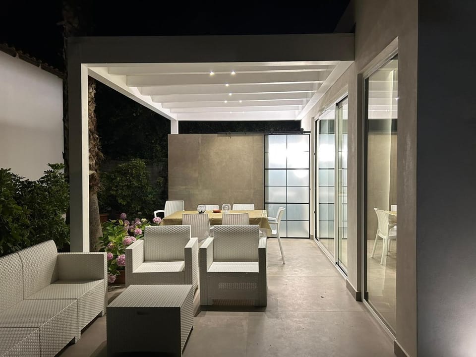 Patio, Living room, Dining area