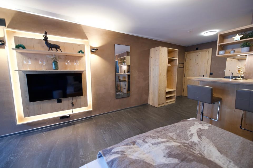 TV and multimedia, Living room, wardrobe