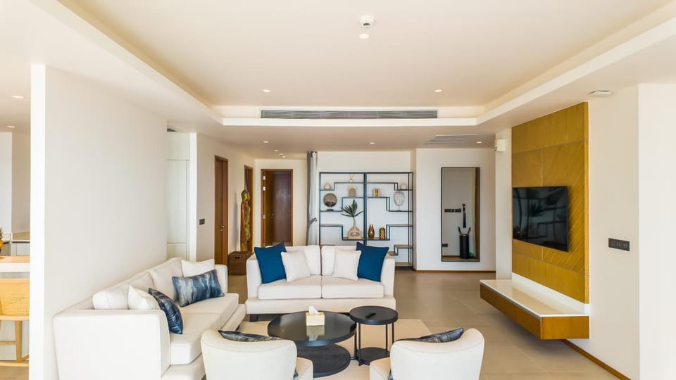Laguna Seaview Penthouse with Rooftop Pool 50 m to Bang Tao Beach Apartment in Choeng Thale
