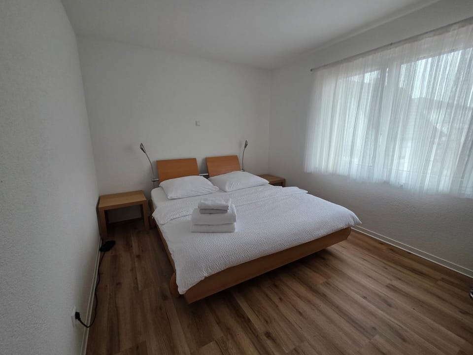 Bed, Photo of the whole room, Bedroom, towels