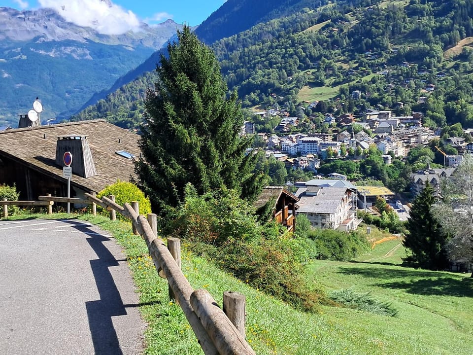 Nearby landmark, Neighbourhood, Natural landscape, Mountain view
