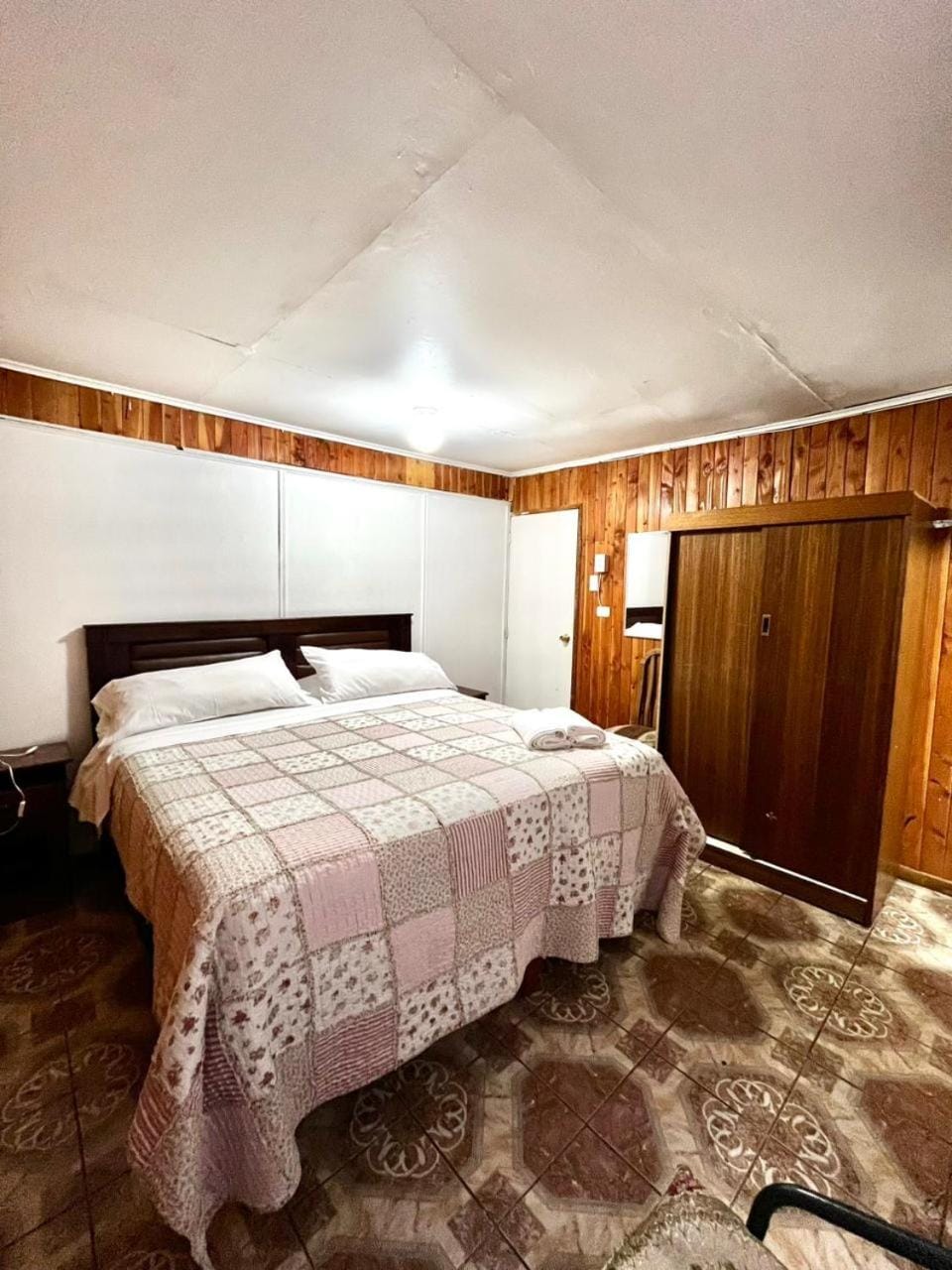 Hostal Las Heras Bed and Breakfast in Temuco