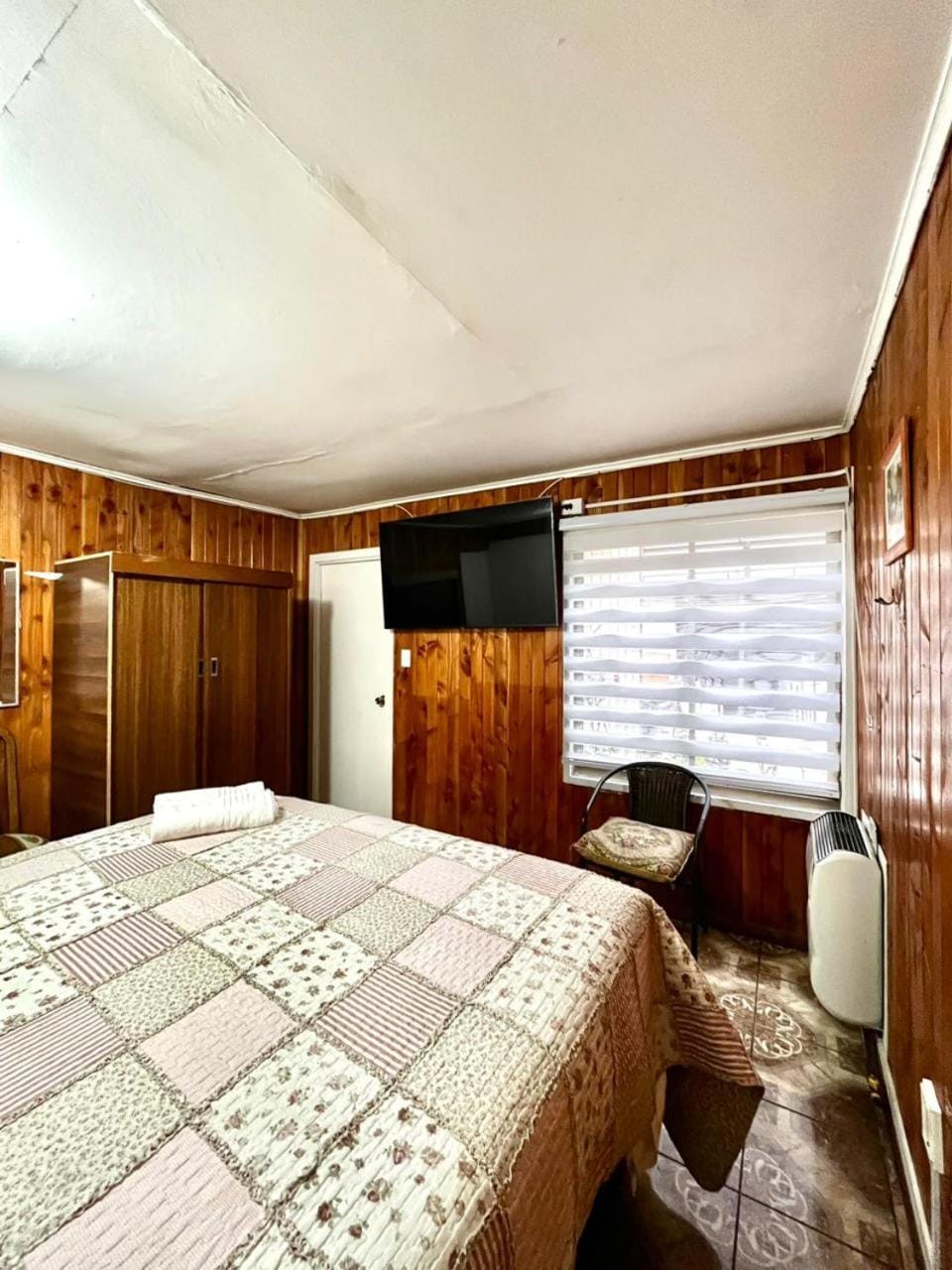 Hostal Las Heras Bed and Breakfast in Temuco