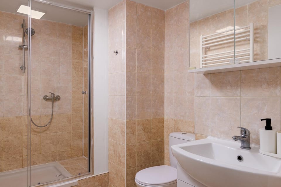 Shower, Toilet, Bathroom