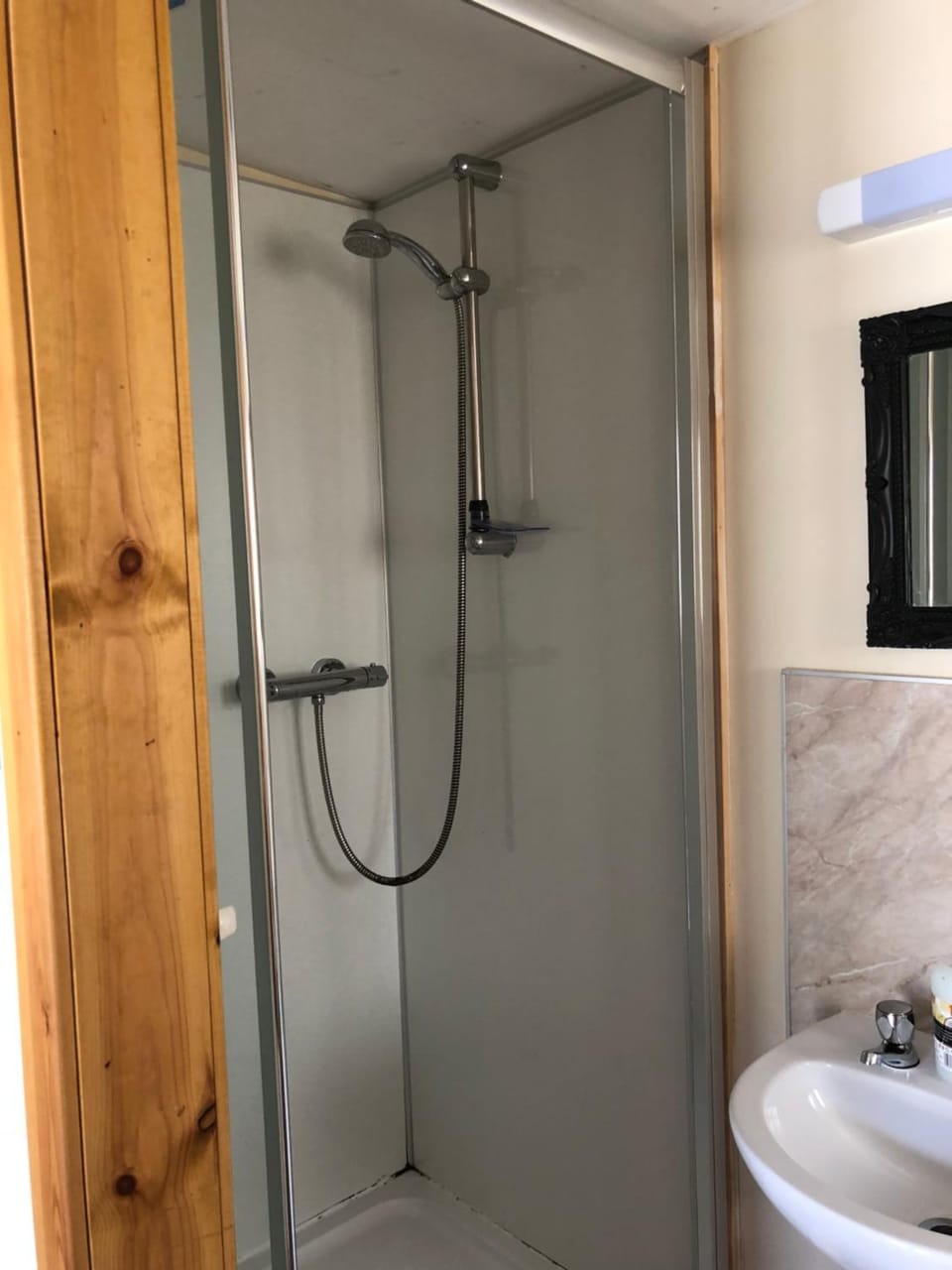 1 Lochness Rooms&Hostel Hostel in Scotland