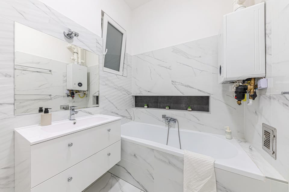 Bathroom, Bath