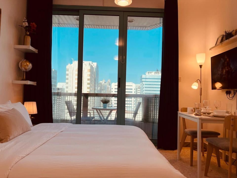 Bed, TV and multimedia, View (from property/room), Balcony/Terrace, Dining area, Bedroom