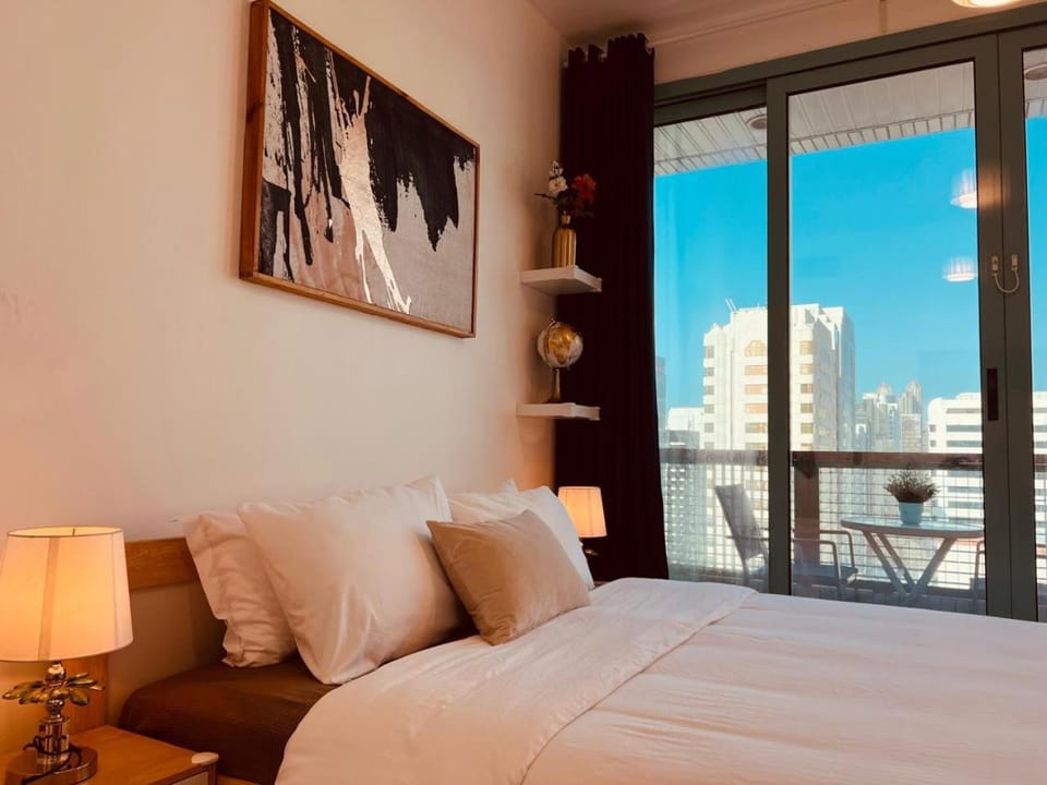Photo of the whole room, Bedroom, City view