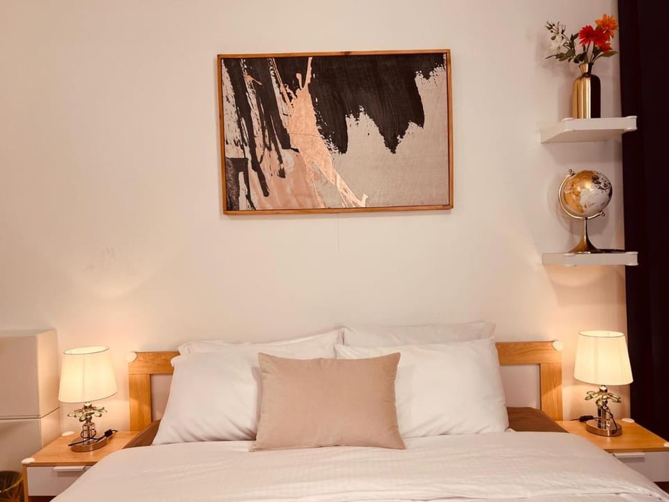 Bed, Decorative detail, Bedroom