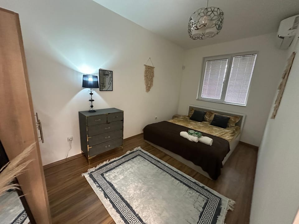 Bed, Photo of the whole room, Bedroom, towels, wardrobe