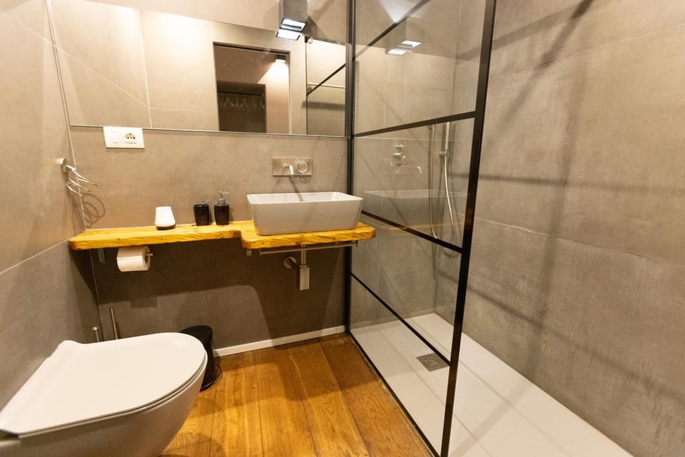 Shower, Toilet, Bathroom