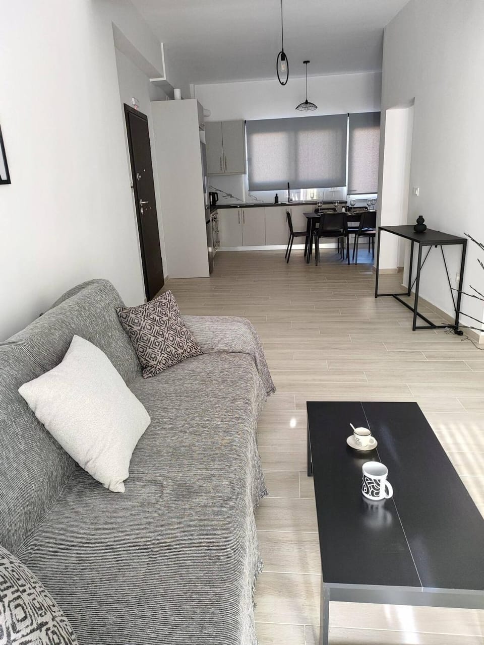 Bed, Living room