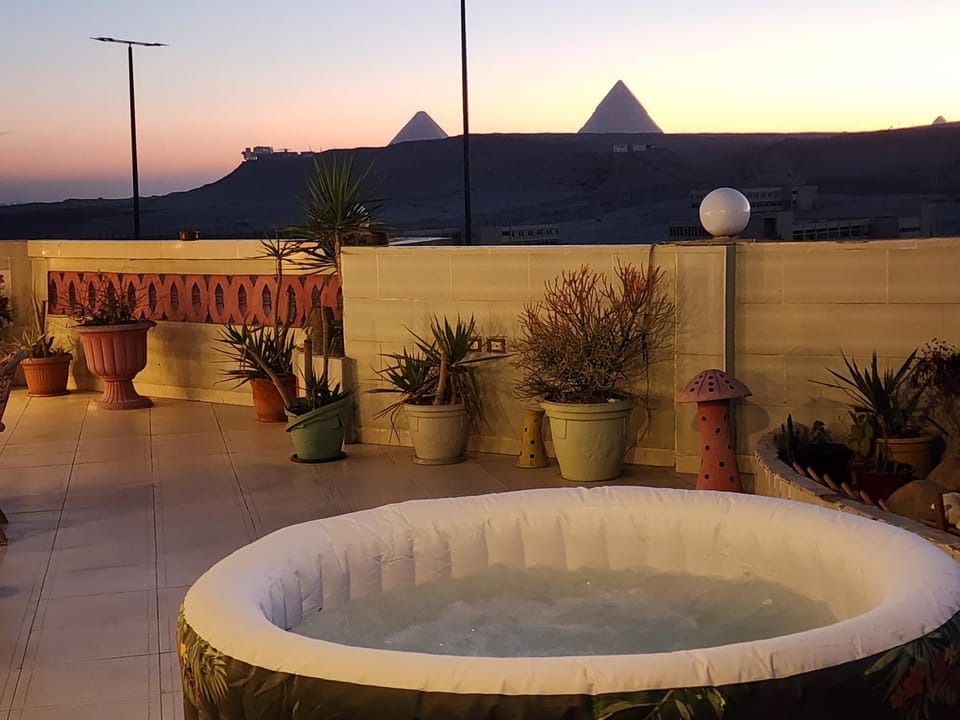 Nearby landmark, Hot Tub, Landmark view