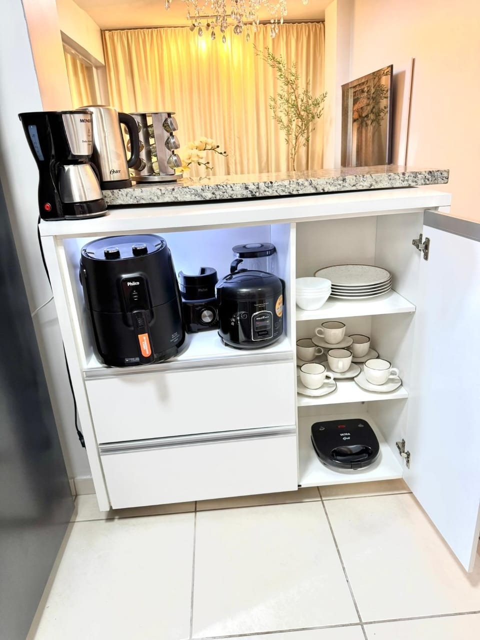 Coffee/tea facilities, Kitchen or kitchenette