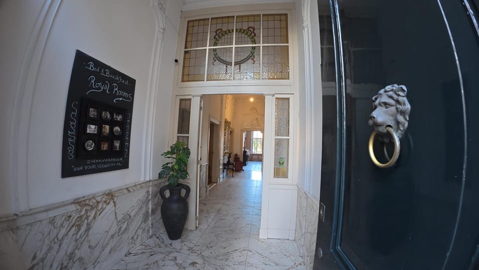 Property building, Facade/entrance