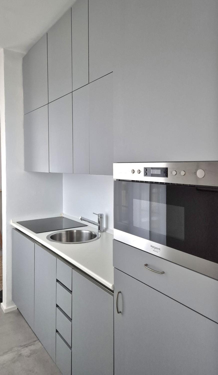 Kitchen or kitchenette, stove