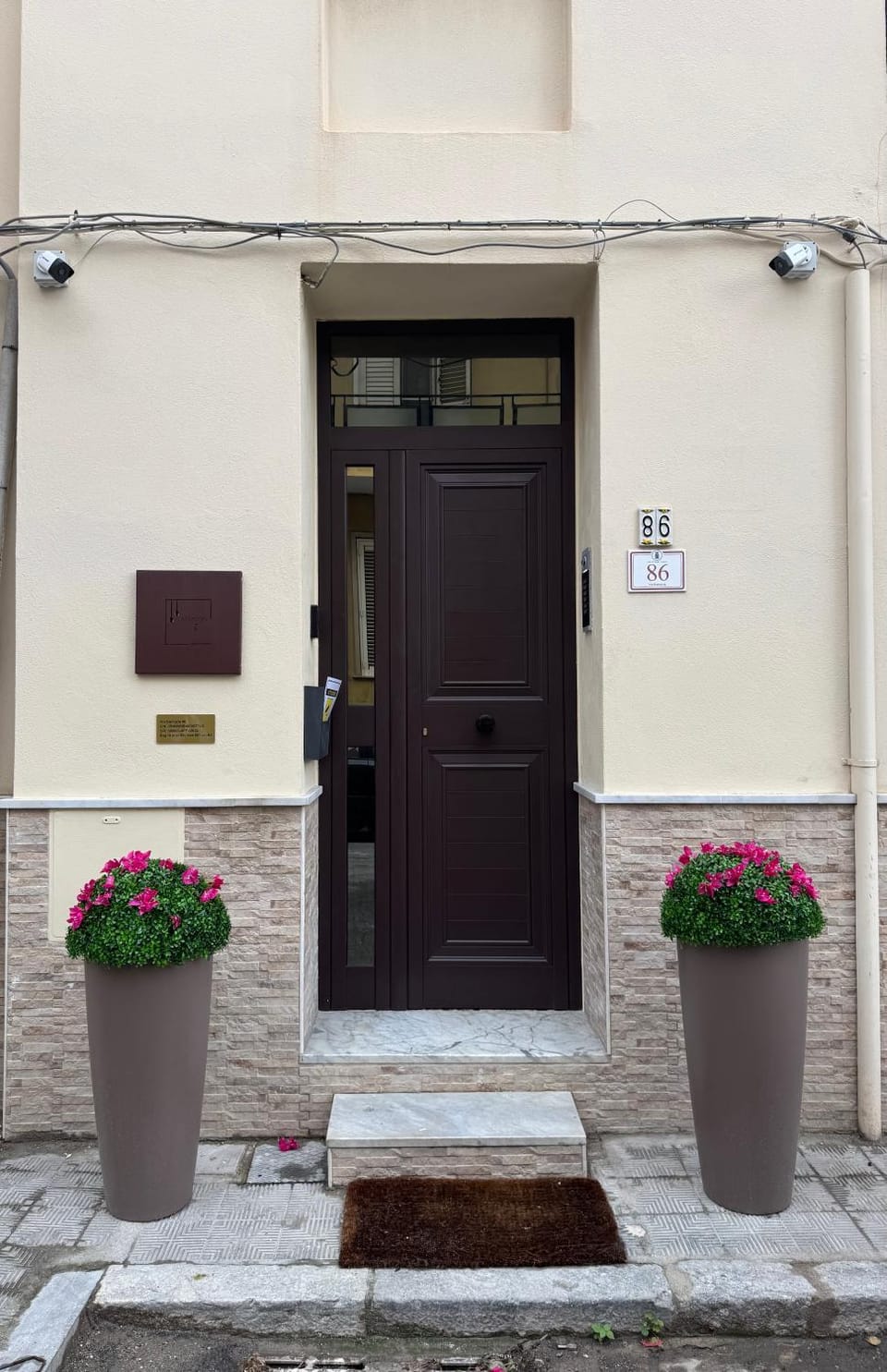 Facade/entrance