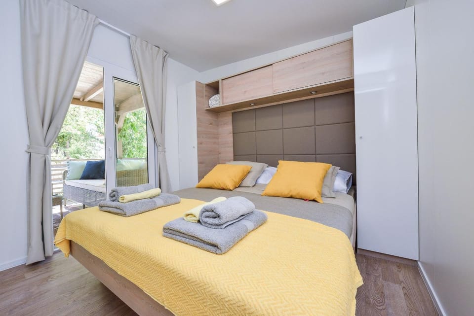 Mobile Home Posidonija II Campground/ 
RV Resort in Biograd na Moru