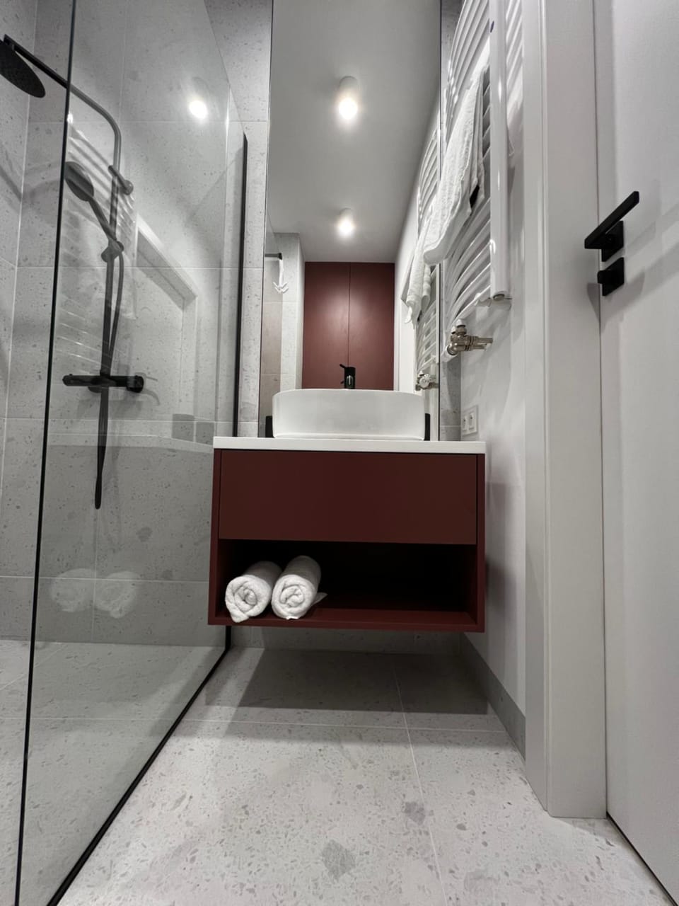 Shower, Bathroom, towels