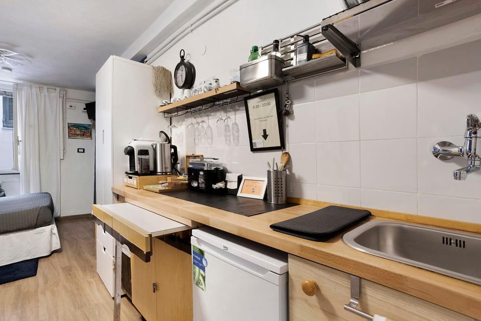 Kitchen or kitchenette, Living room