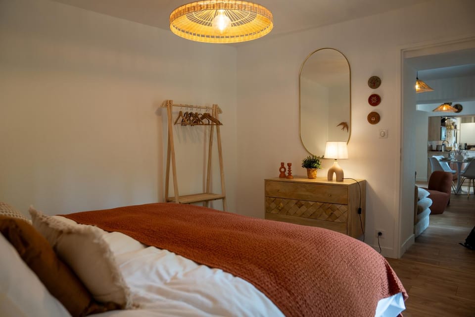 Bed, Photo of the whole room, Bedroom, wardrobe