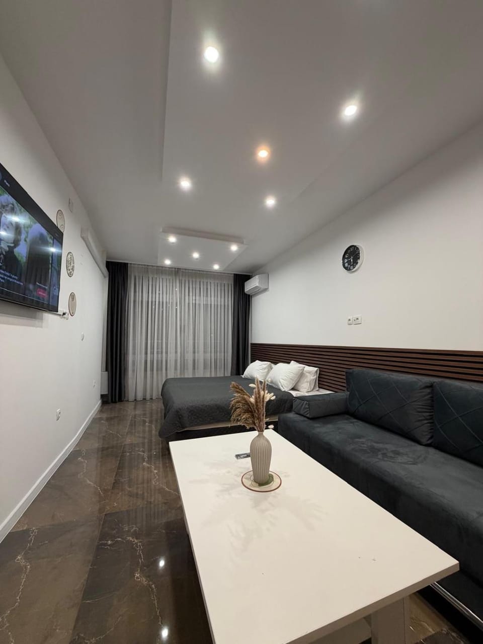 TV and multimedia, Seating area