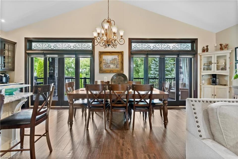 Dining area, Internal: Not applicable to any particular room