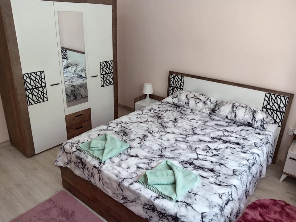 Bed, Photo of the whole room, Bedroom, towels, wardrobe