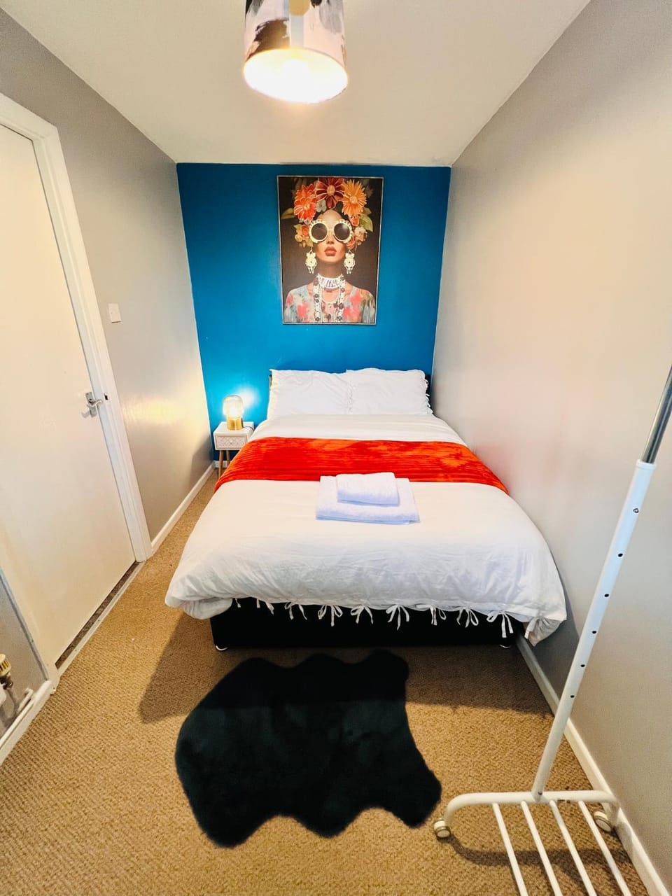Pristine 2B Guest house near Luton Airport, L&D Hospital, Whipsnade Zoo & Leagrave Train Stn, Contractors Apartment in Luton