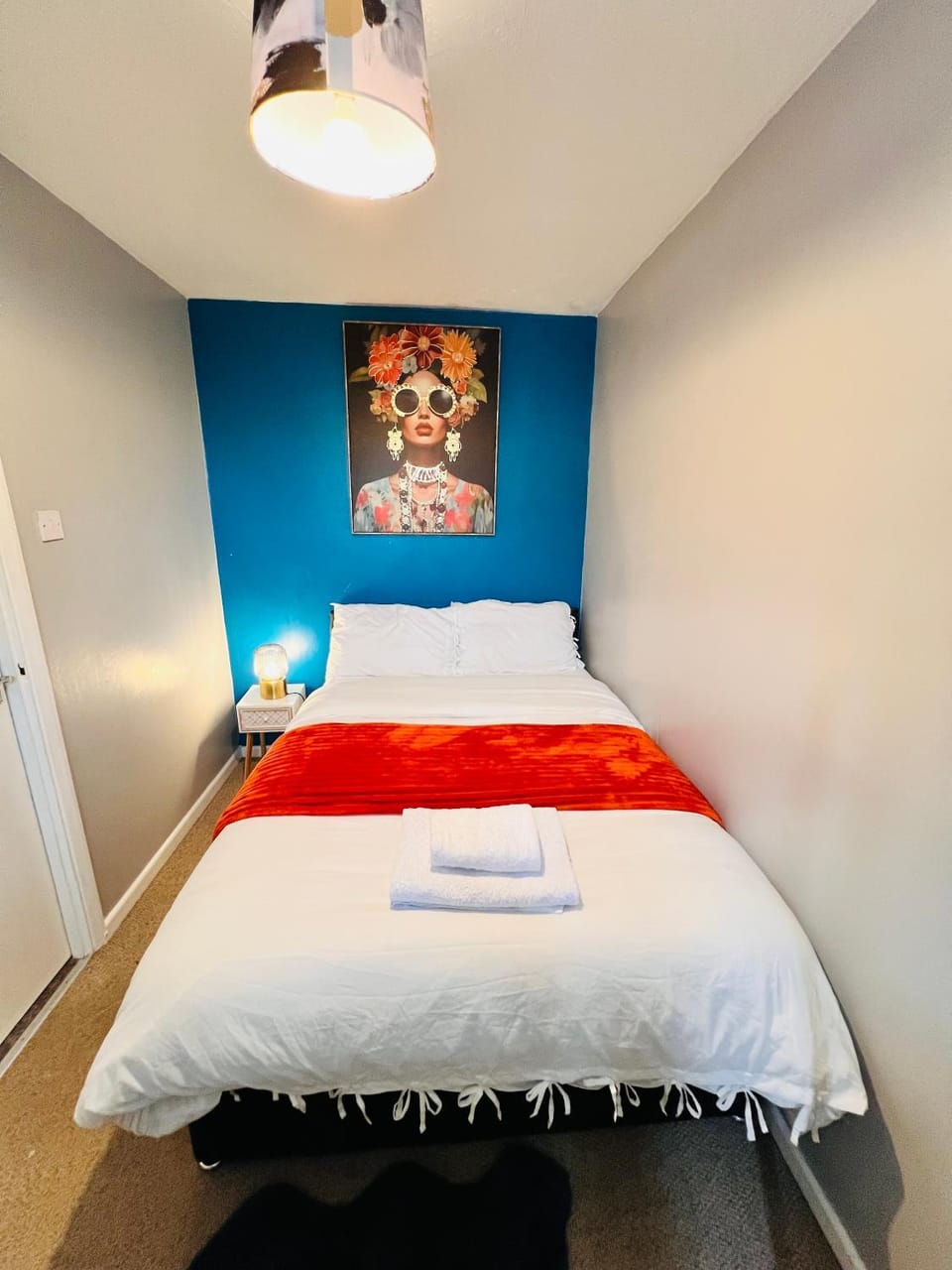 Pristine 2B Guest house near Luton Airport, L&D Hospital, Whipsnade Zoo & Leagrave Train Stn, Contractors Apartment in Luton