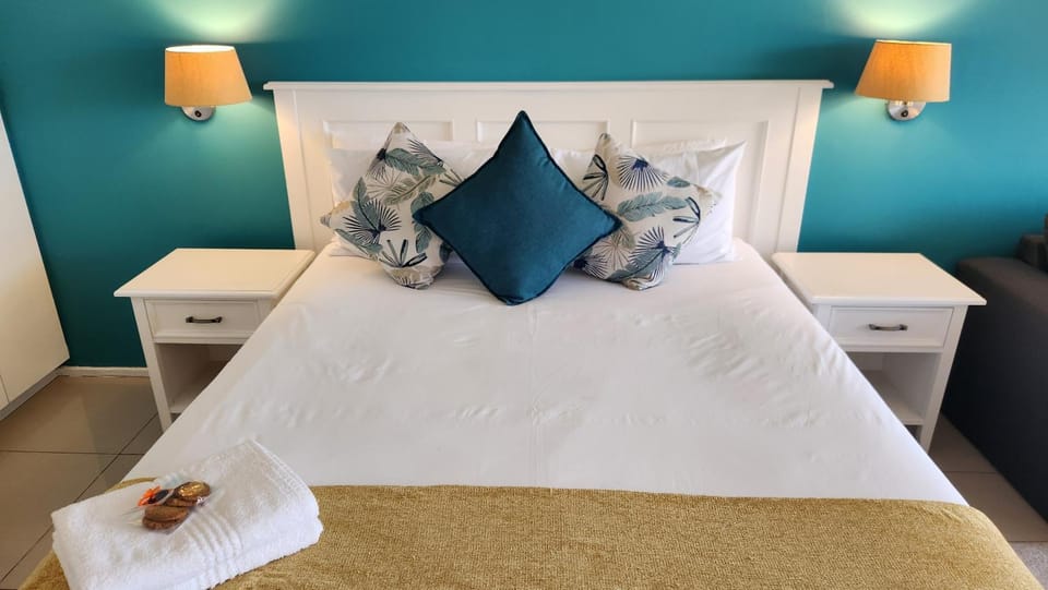 Bed, Living room
